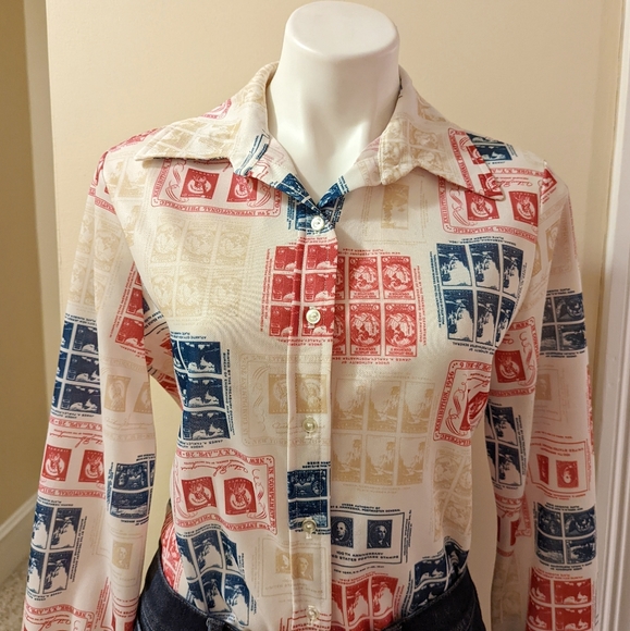 Vintage Jack Winter cream, red tan and blue postage stamp print top size Medium - Picture 2 of 8